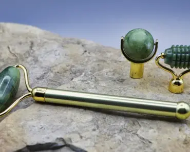 6 April Tasks for Healthy Jade Plants