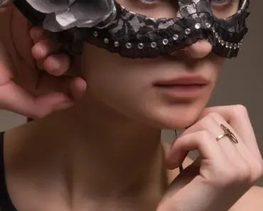 11 Fashion Must-Haves According to Who What Wear’s Molly Rogers