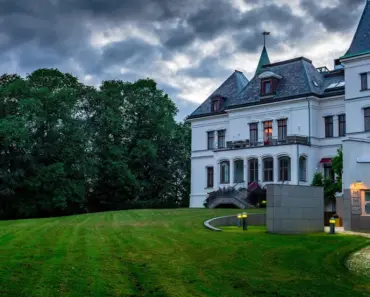 Amanda Batula and West Wilson Seen on Kiss Cam After Ciara Miller Addressed ‘Summer House’ Drama