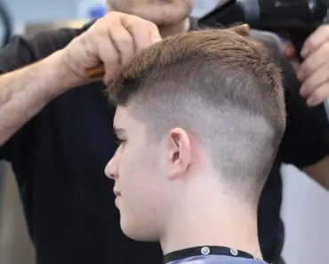 Fashion Girls Are Ditching Denim Shorts for This Lace Shorts Spring Trend