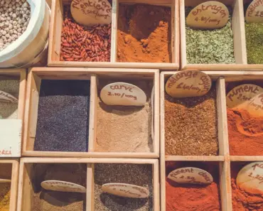 Best Setting Powders for Dry Skin, According to an Expert