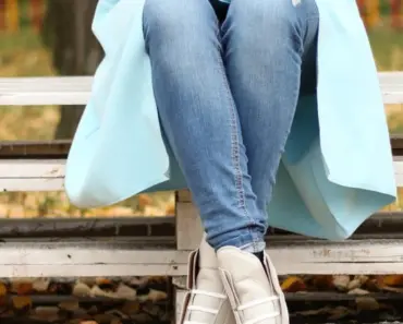 “11 Ways Victoria Beckham Swapped Butter Yellow for Spring’s Chicest New Shoe Color…