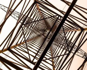 11 Scents That Unlock Quiet Confidence: The Ultimate Power Perfume Guide