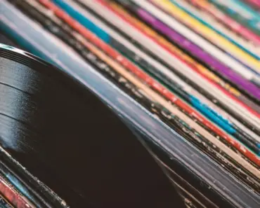 Forget Paint: There’s An Easier Way To Give Dated Countertops A Chic Refresh