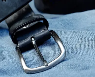 5 Jeans-and-Birkenstock Outfits That Feel Fresh for 2026