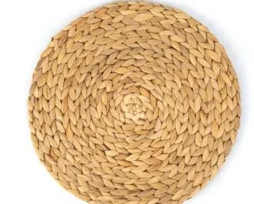 DIY A Stunning Table Centerpiece In Minutes Using A Woven Placemat