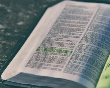 13 Encouraging Verses for Moms