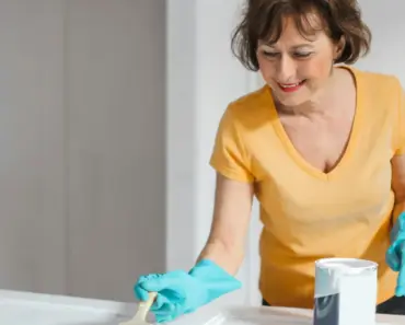 The Easy Way to Glaze Paint Furniture